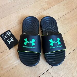 NEW Youth Size 3 Green and Black Under Armour Slide Sandals